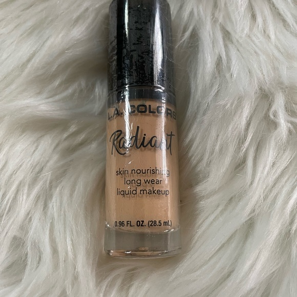 Women's Liquid Foundation Light Tan NWT - Picture 3 of 6